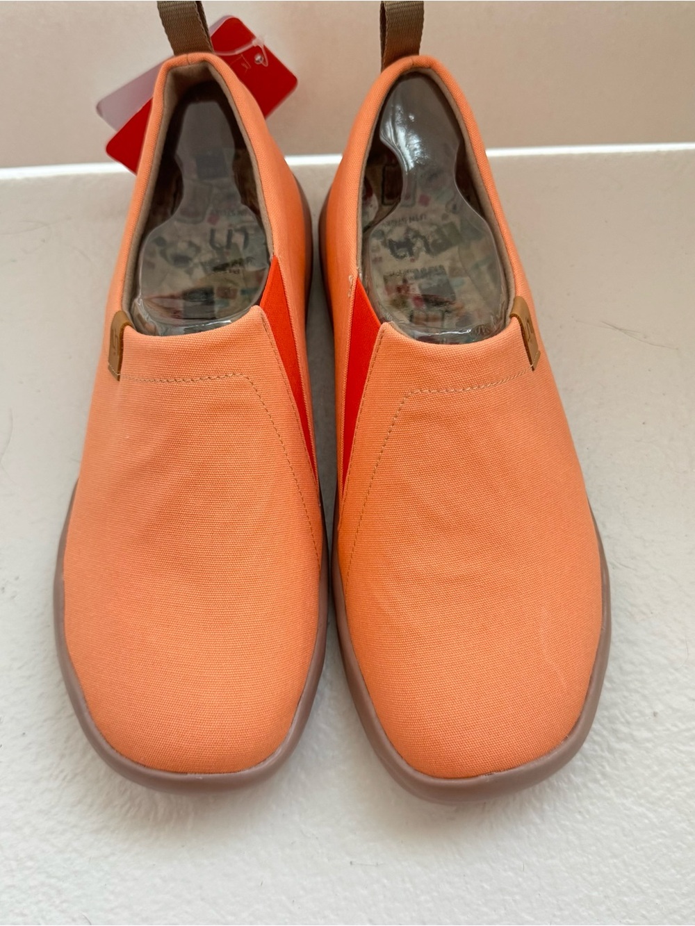 Women’s Size 9 UIN Toledo Orange Canvas Slip-On Shoes